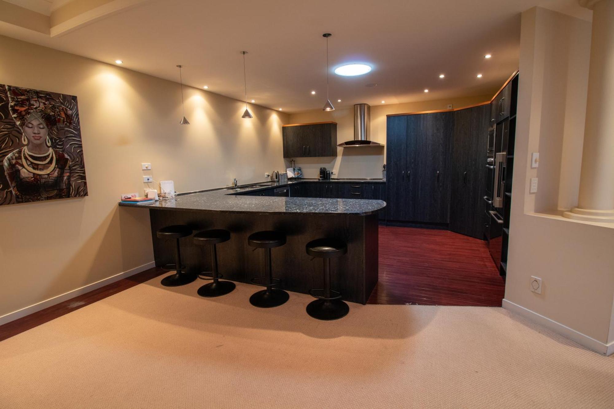 Large Luxury Apartment Located Right In Town Taupo Exterior photo