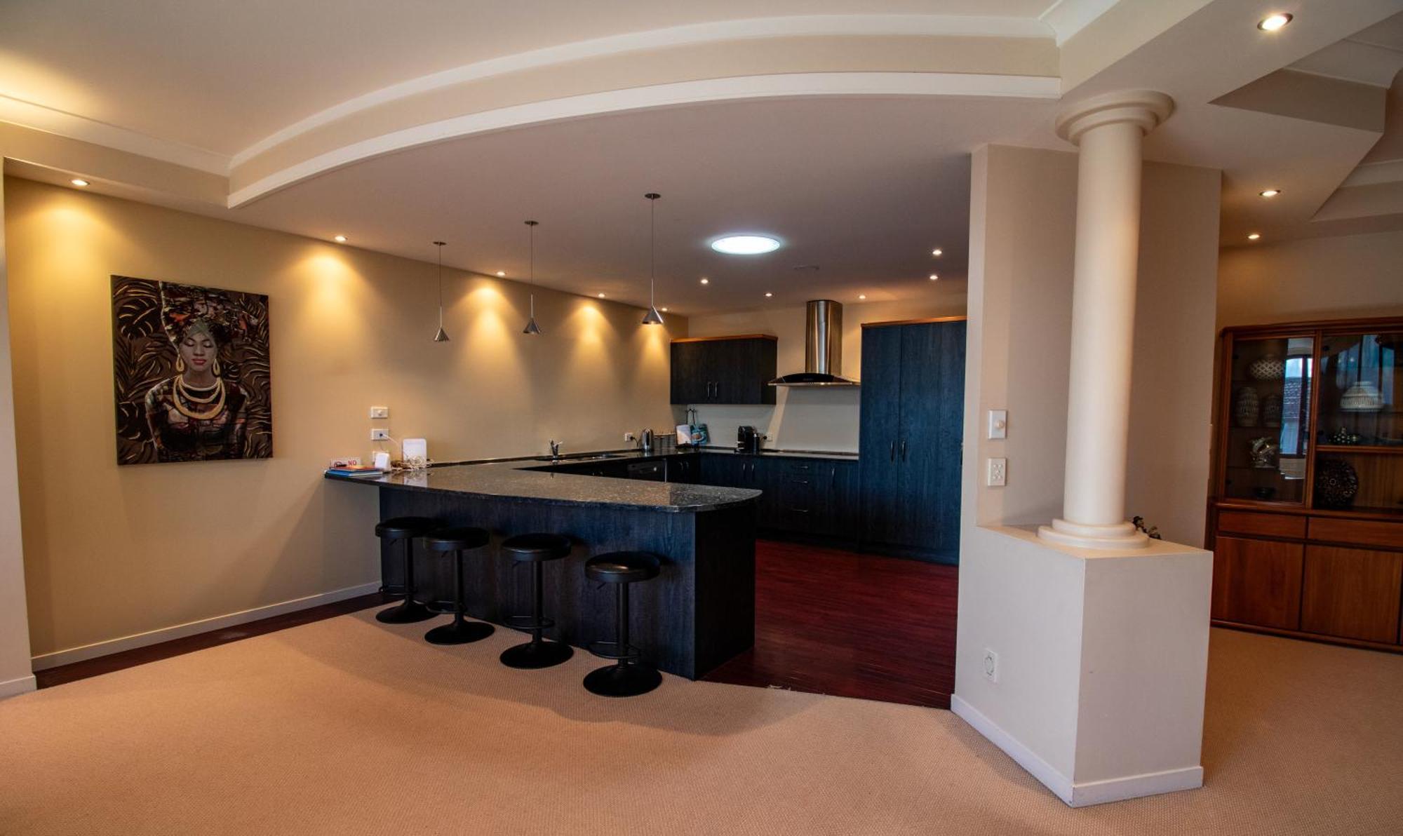 Large Luxury Apartment Located Right In Town Taupo Exterior photo